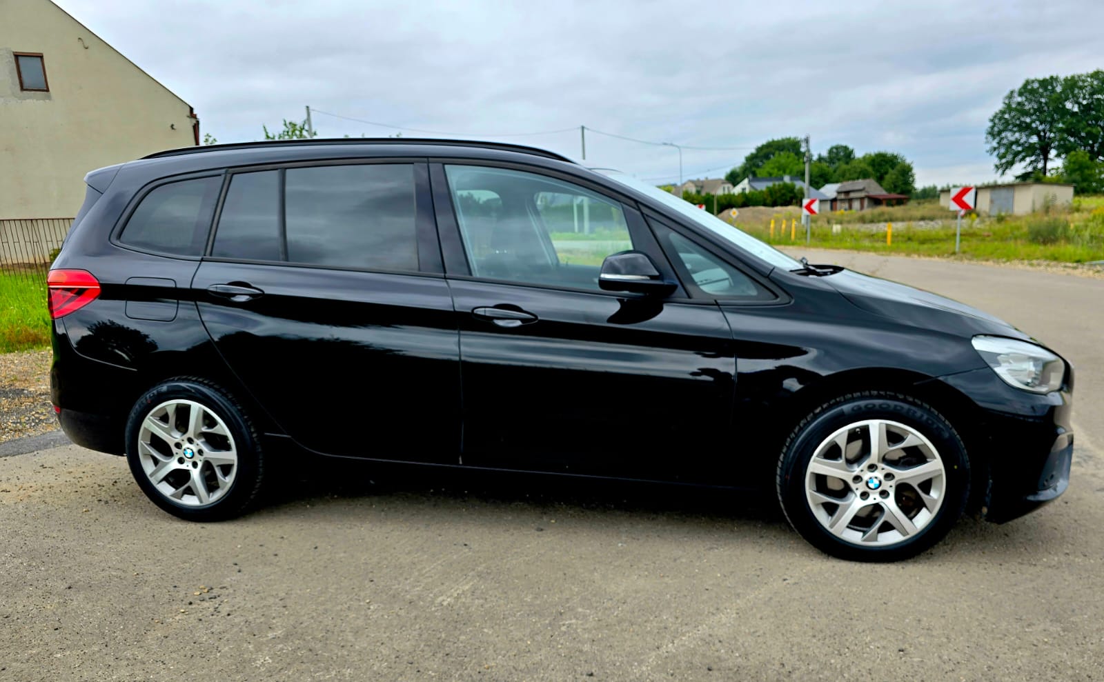 BMW 218 D GRAN TOURER Sport Line - obrazek 11