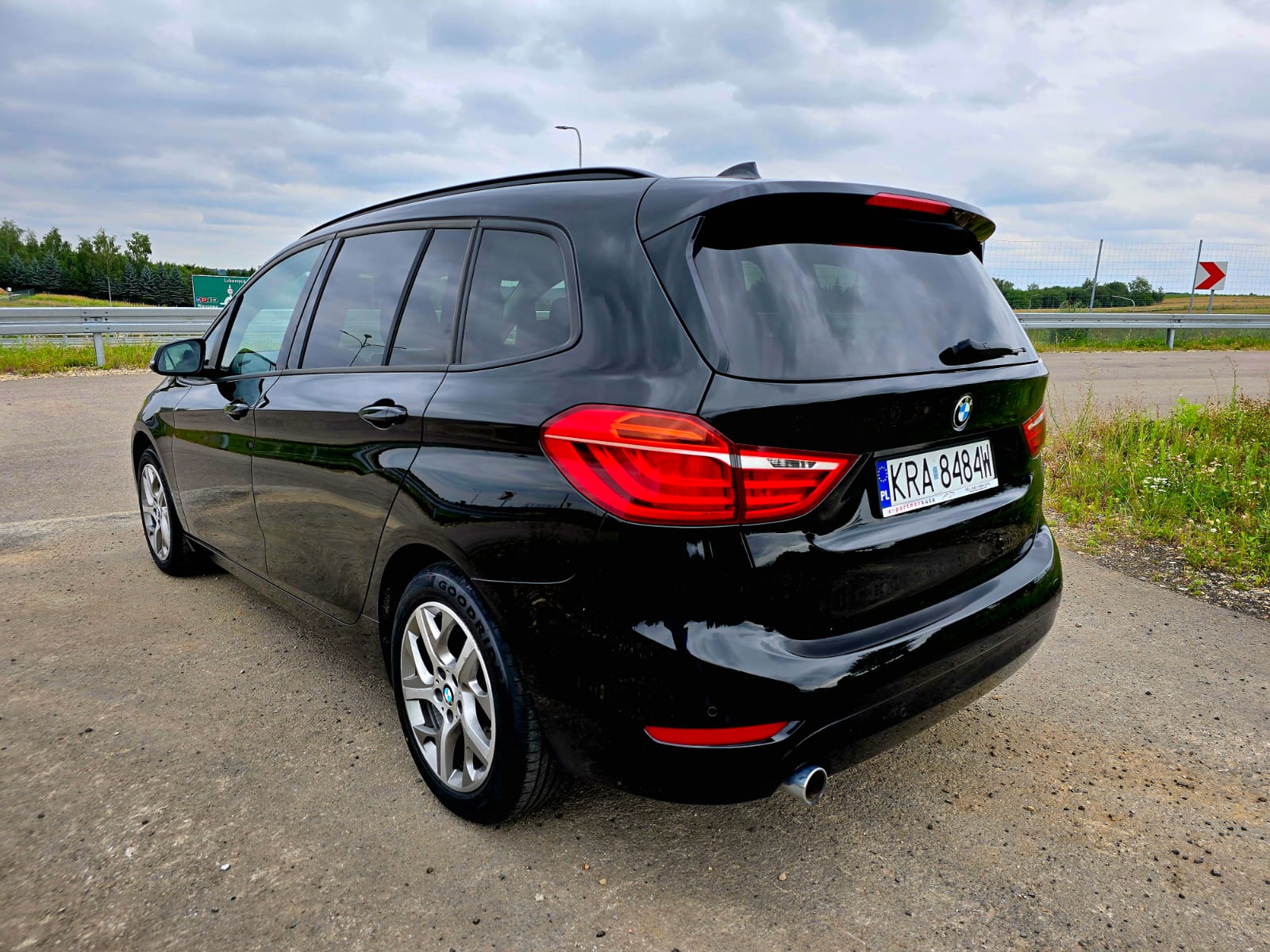 BMW 218 D GRAN TOURER Sport Line - obrazek 15