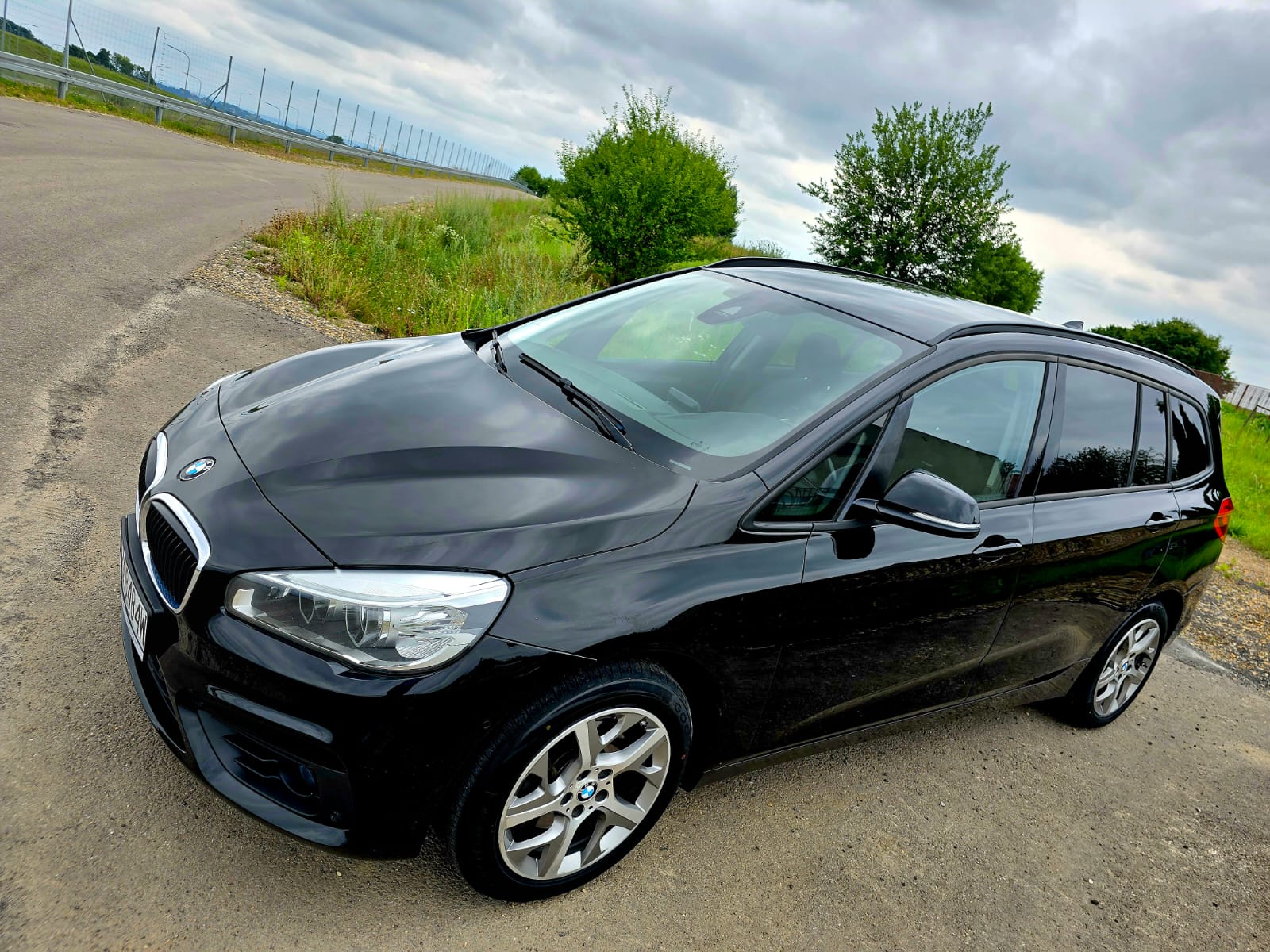 BMW 218 D GRAN TOURER Sport Line - obrazek 19