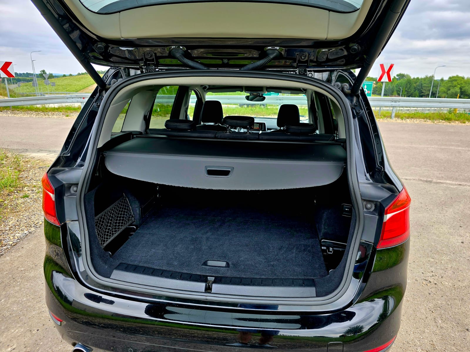 BMW 218 D GRAN TOURER Sport Line - obrazek 20