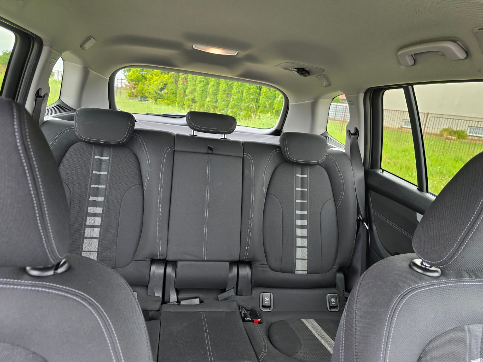 BMW 218 D GRAN TOURER Sport Line - obrazek 28