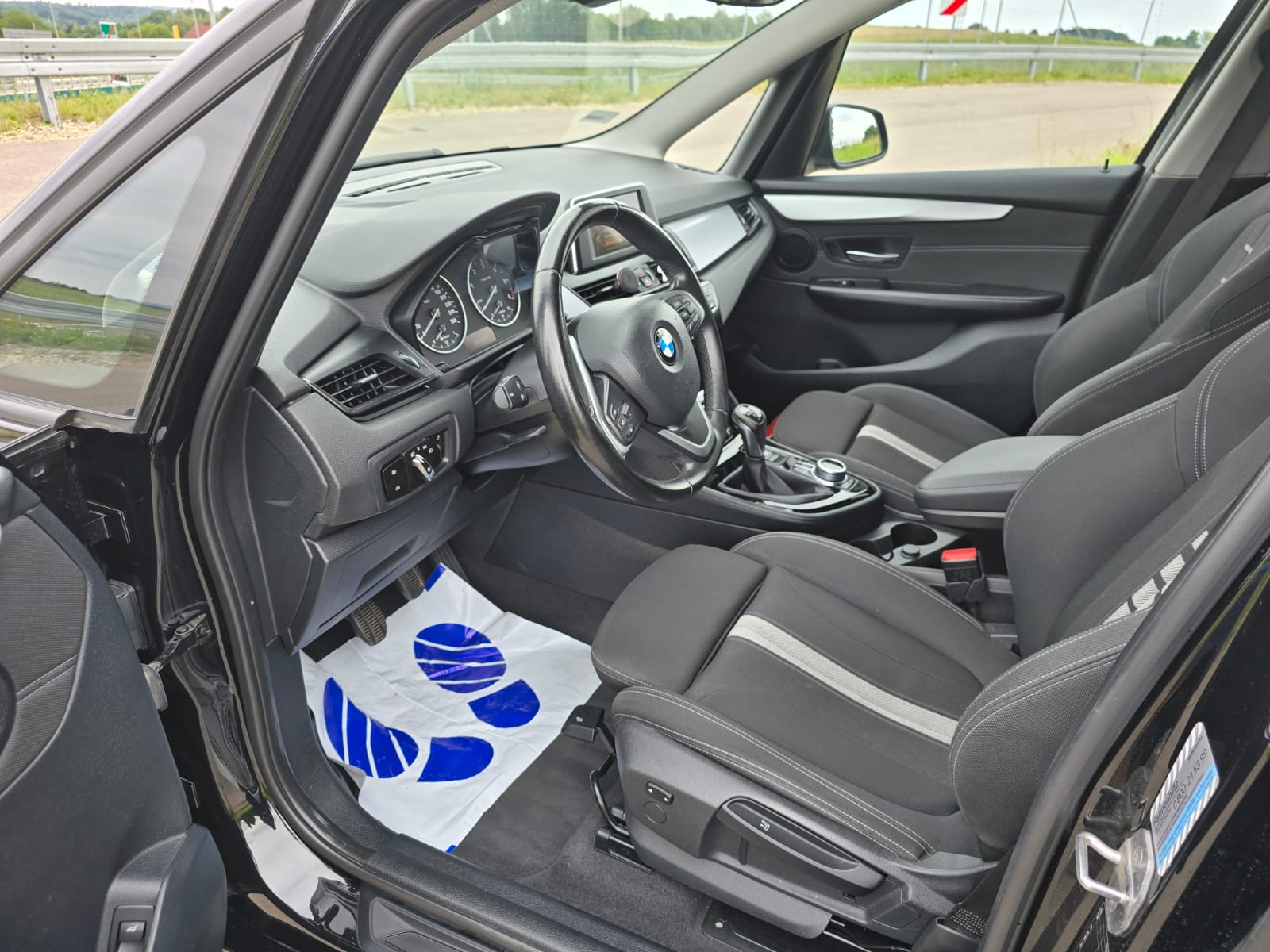 BMW 218 D GRAN TOURER Sport Line - obrazek 21