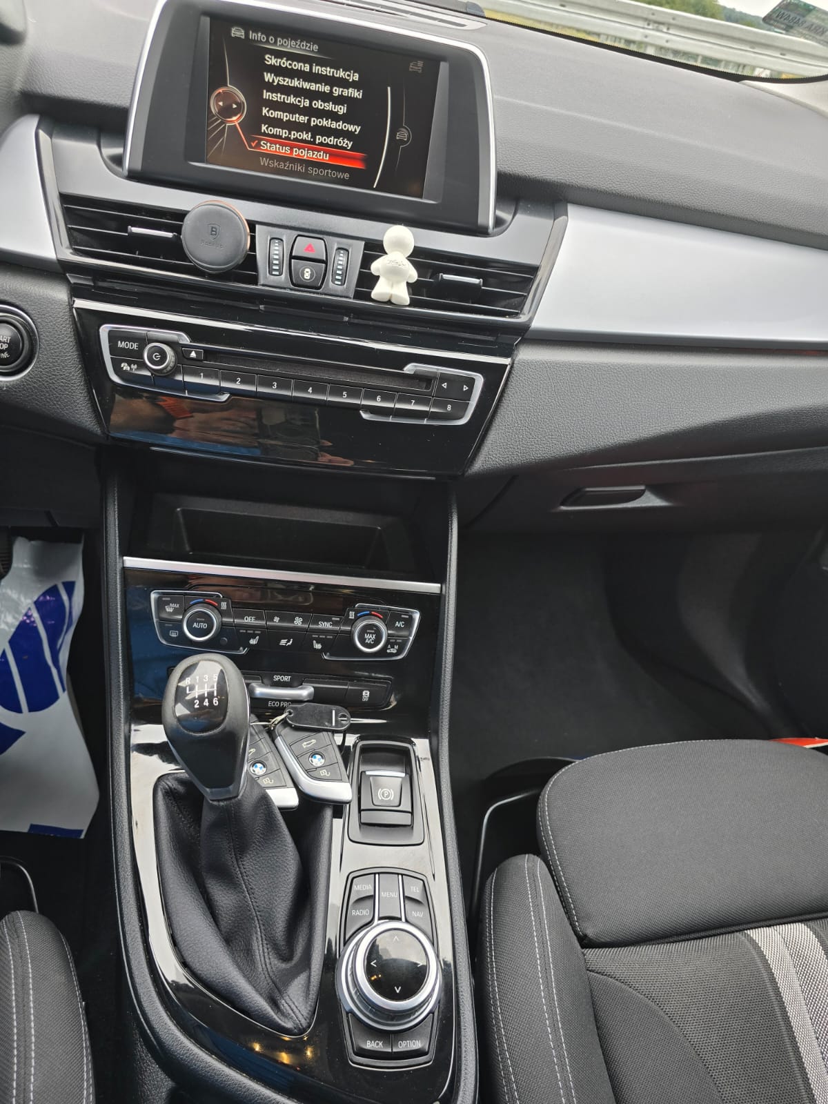 BMW 218 D GRAN TOURER Sport Line - obrazek 27