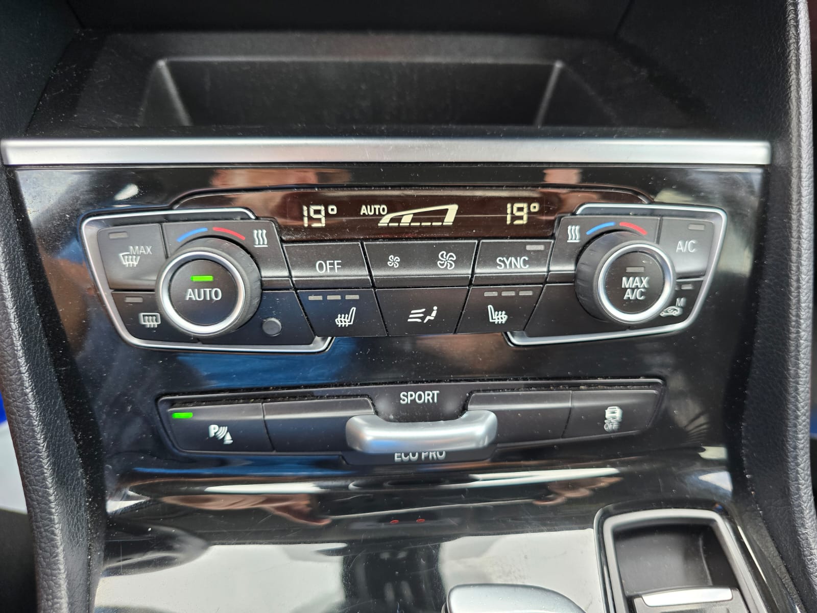 BMW 218 D GRAN TOURER Sport Line - obrazek 26